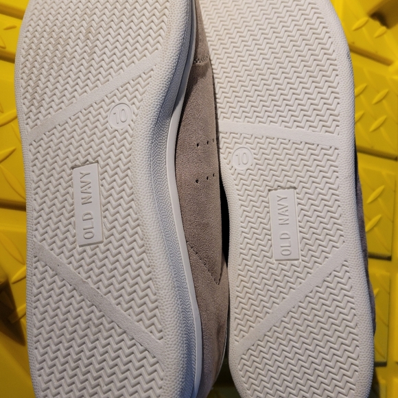 Old Navy light taupe sneakers - Picture 3 of 6